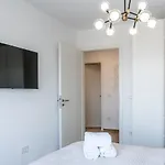 B&v 701 Coresi - Luxury With View Апартаменти *