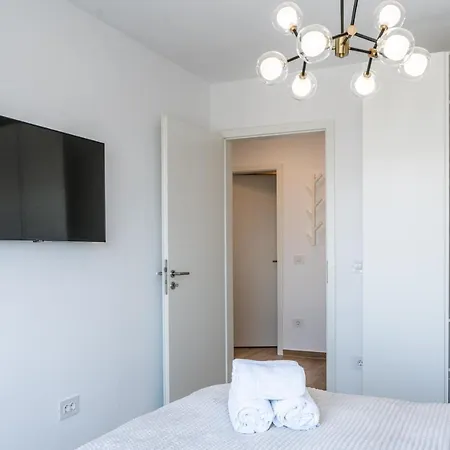B&v 701 Coresi - Luxury With View Appartement *