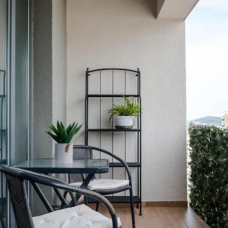 Appartement B&v 701 Coresi - Luxury With View