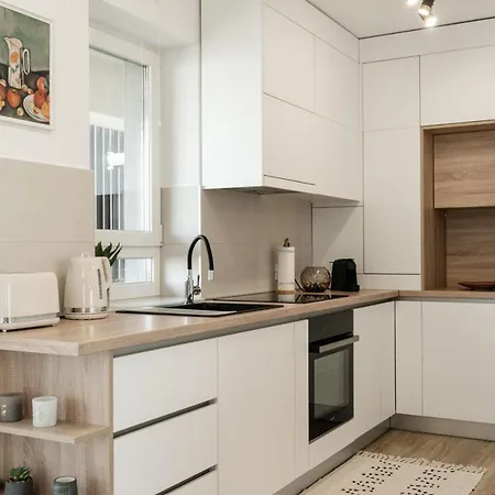 B&v 701 Coresi - Luxury With View