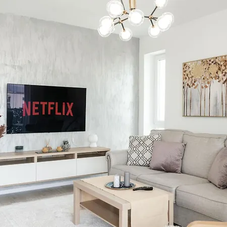 Apartment B&v 701 Coresi - Luxury Mountain Haven Brasov