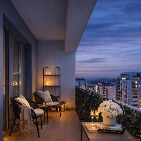 B&v 701 Coresi - Luxury With View Appartement