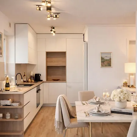 B&v 701 Coresi - Luxury With View *