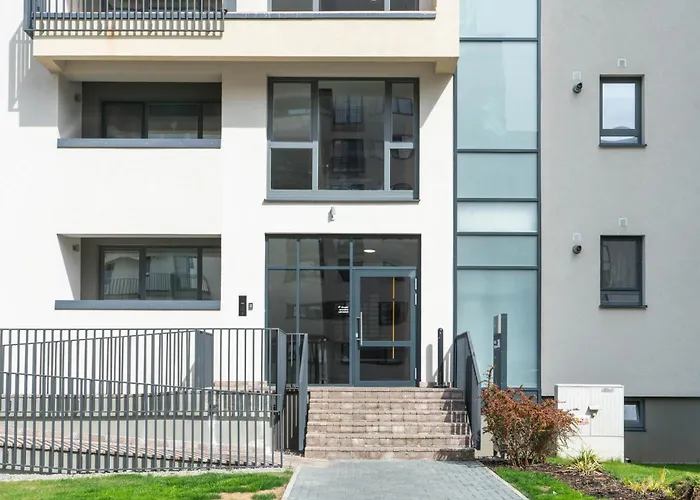 B&v 701 Coresi - Luxury With View Apartment